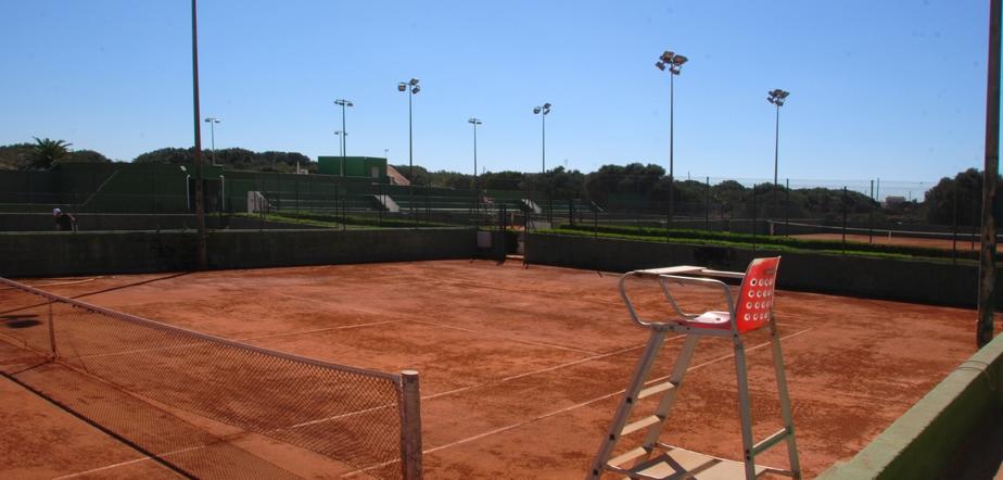 6 pistas · Tierra batida